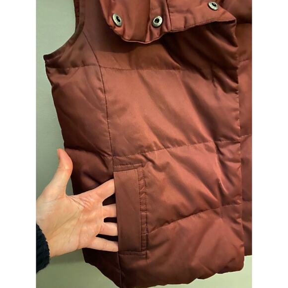 J. Jill Womens Size XS Burgundy Down Puffer Vest Snap Closure Great Condition - Picture 4 of 9
